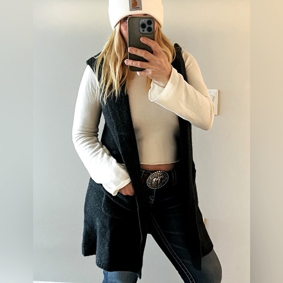 Tahari gray sweater vest XS - Picture 2 of 9